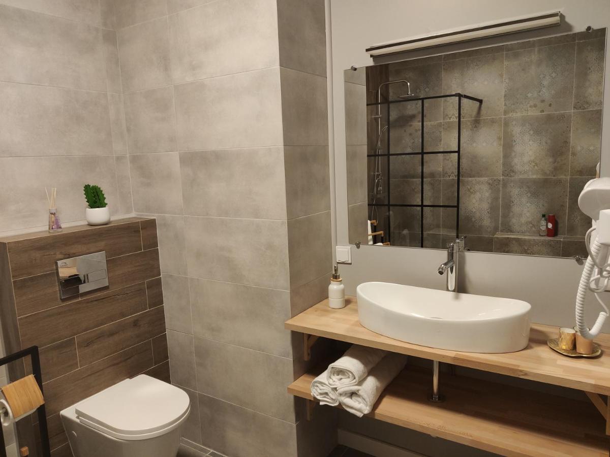 Apartament Milionova Apartment Lodź Bagian luar foto