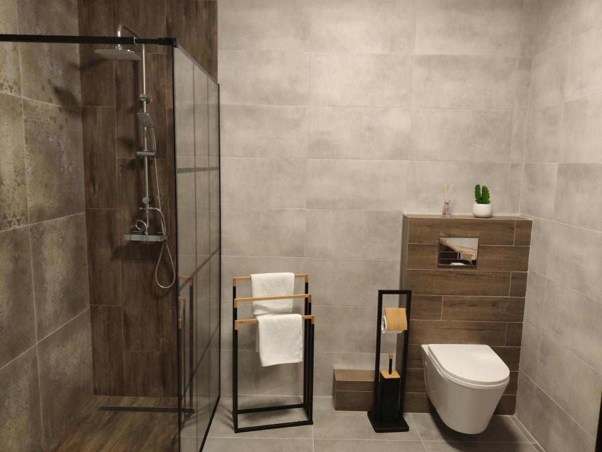 Apartament Milionova Apartment Lodź Bagian luar foto
