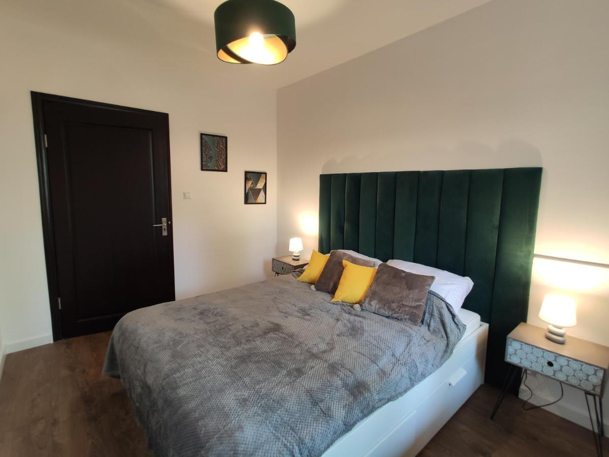Apartament Milionova Apartment Lodź Bagian luar foto
